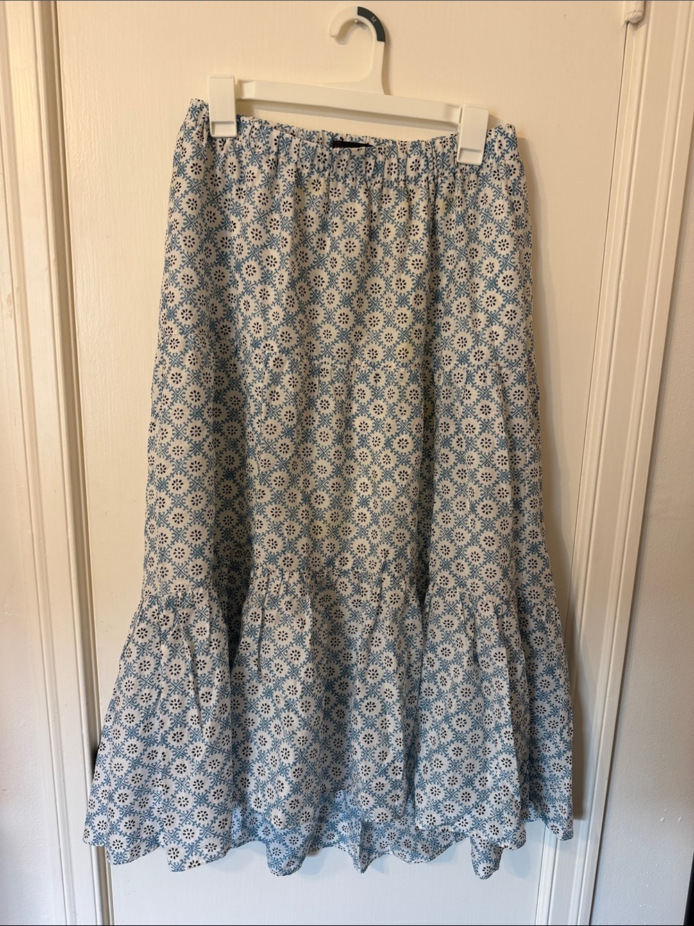 Ann Taylor Small Blue Floral Tiered Midi Skirt